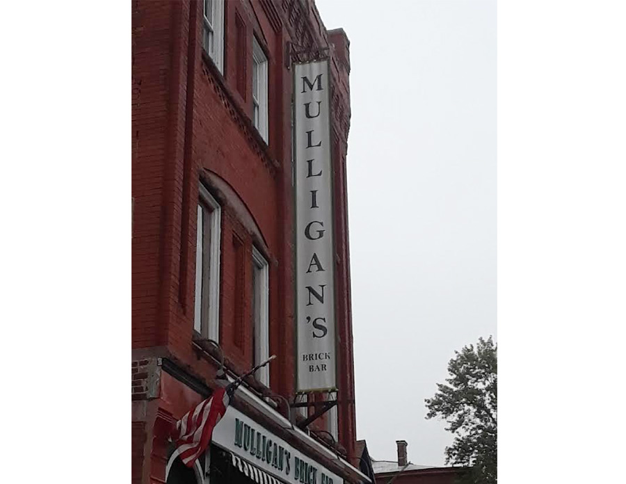 Mulligans Buffalo Custom Business Sign